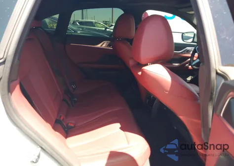 2022 BMW 430I Gran Coupe z USA, uszkodzony, nr VIN WBA63AV02NFM78258